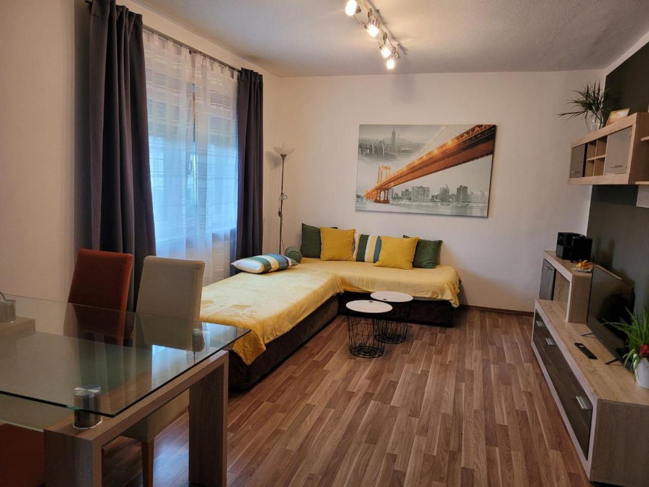 Zentral Gelegene, Sehr Ruhige Und Helle Wohnung Graz Exterior photo