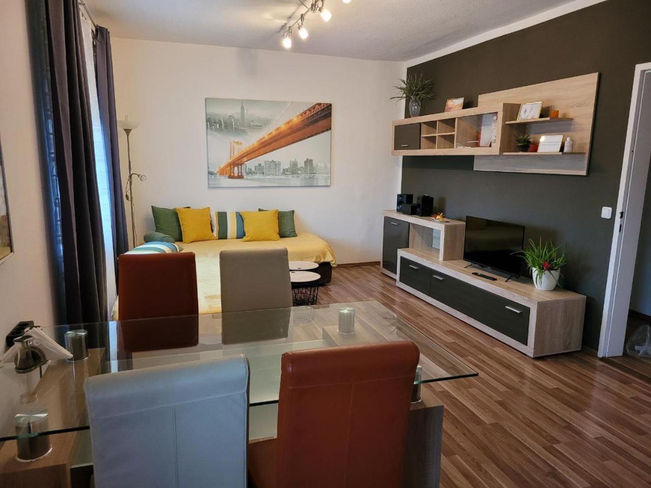 Zentral Gelegene, Sehr Ruhige Und Helle Wohnung Graz Exterior photo